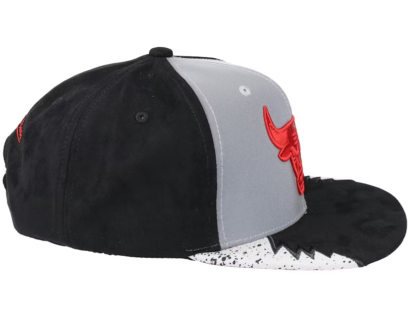 Chicago Bulls Reflextive Grey/Black Snapback