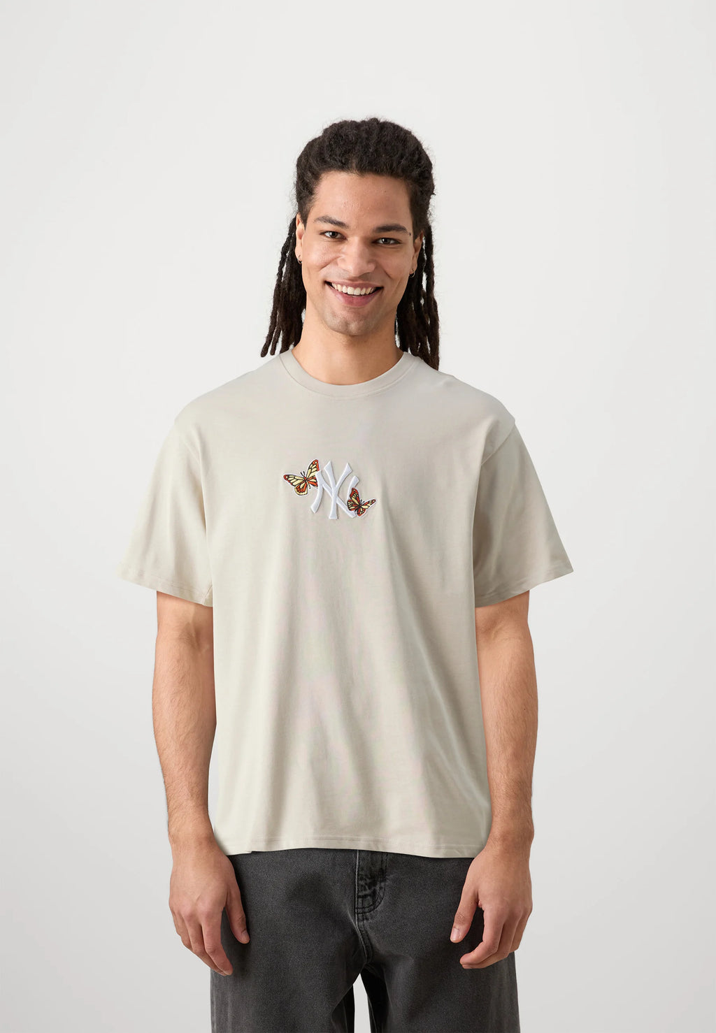 T-Shirt NY Yankees beige con ricamo