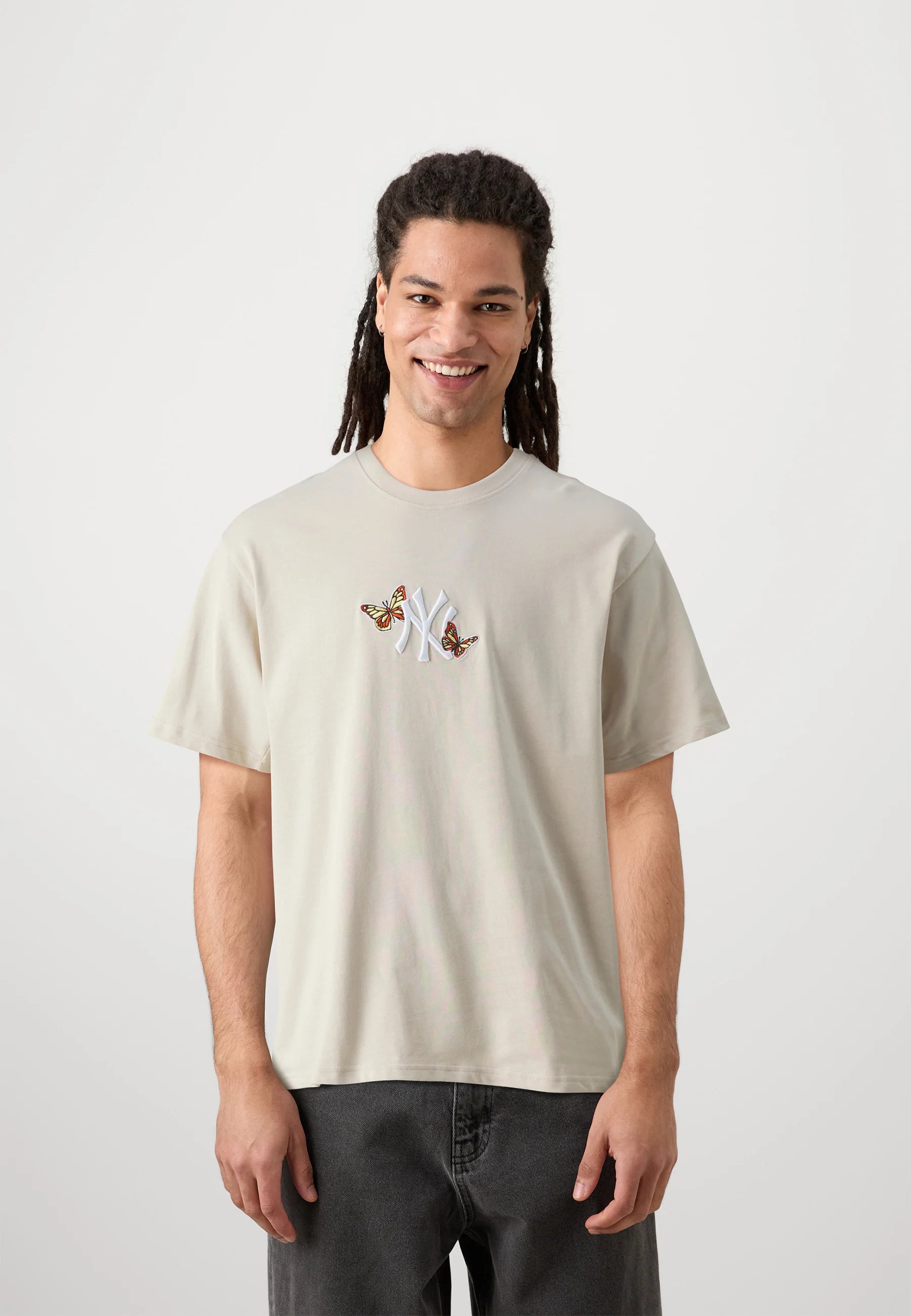 T-Shirt NY Yankees beige con ricamo